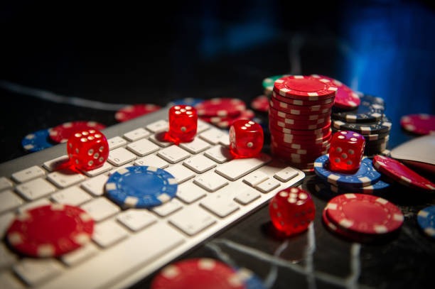 erek 14 Casino Hold'em live table showing dealer, community cards, and player position